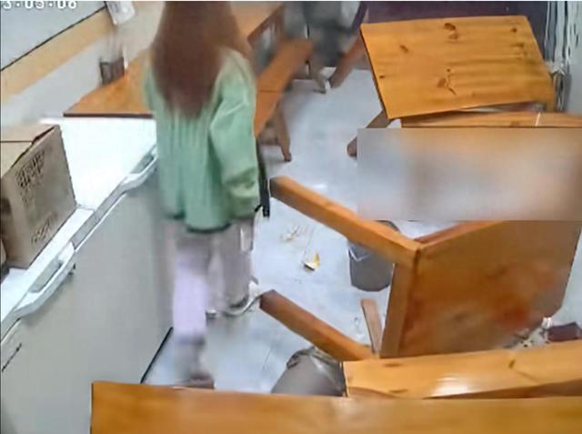 “这个女人是被谁惯坏的？”江西赣州，一女子进餐馆，问老板娘要店里的WiFi密码，