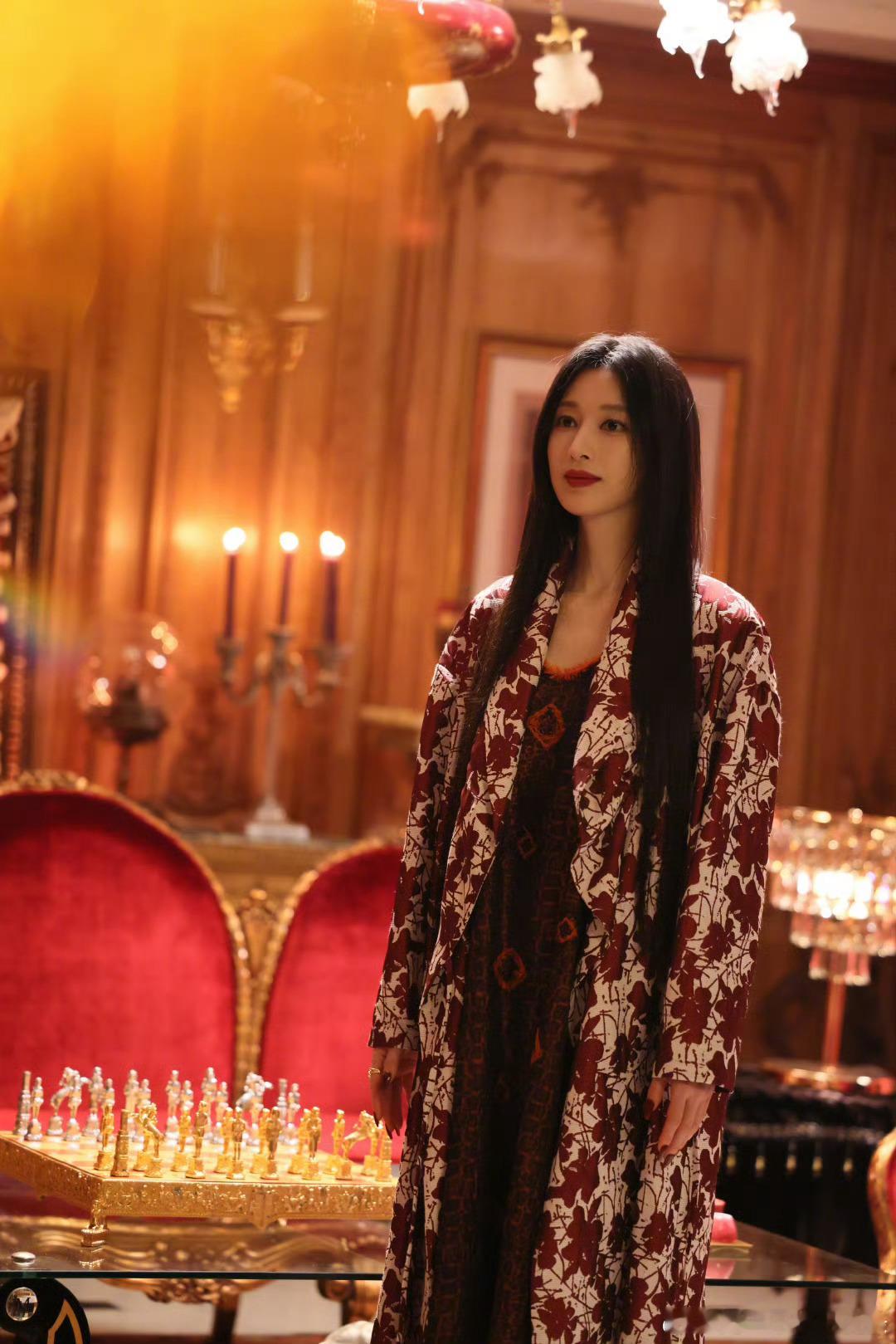 张俪张俪《枭起青壤》一句“大枭姐驾到通通闪开”爆火全网！台词融合飒爽霸气与俏皮