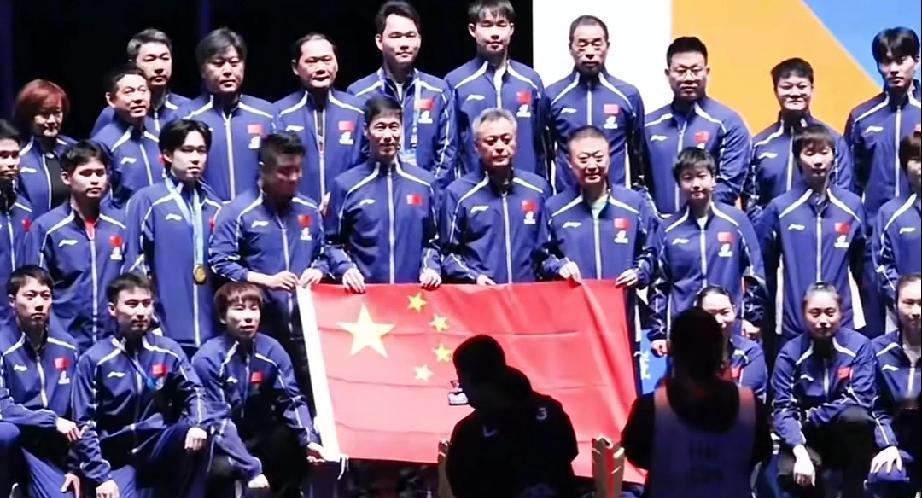 没想到，大合照环节，突然爆发出“孙颖莎新年快乐！”这次国乒亚洲行收获满满。也算