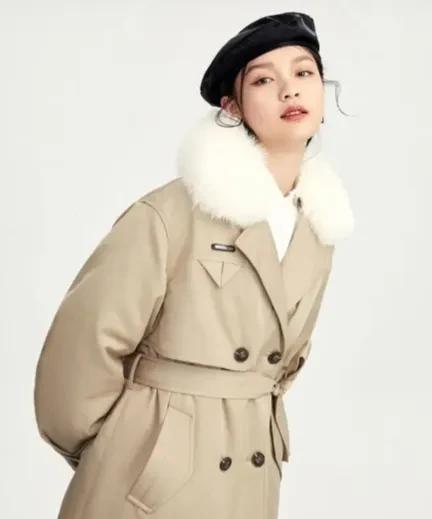 中国十大女装品牌；1，太平鸟2，哥弟3，秋水伊人4，欧时力5，千百惠