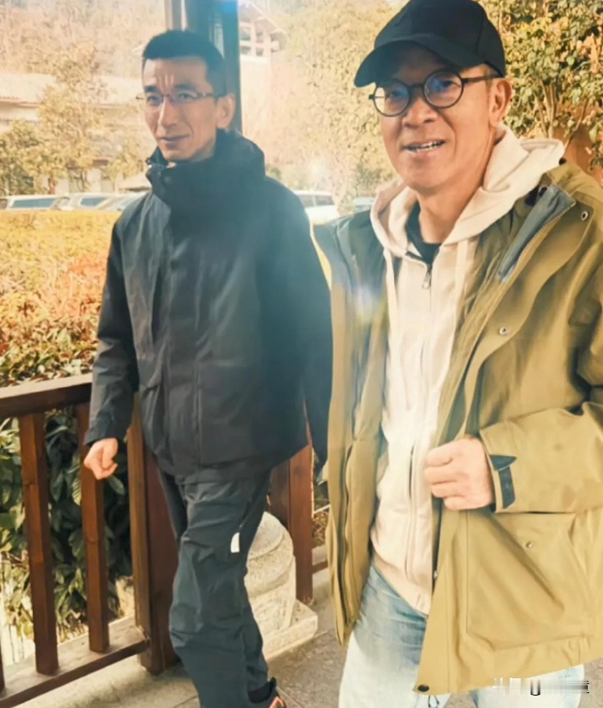 离职后的“双向奔赴”也是挺好磕的！东方小孙前几天直播时候，情感诚恳的感谢俞敏洪