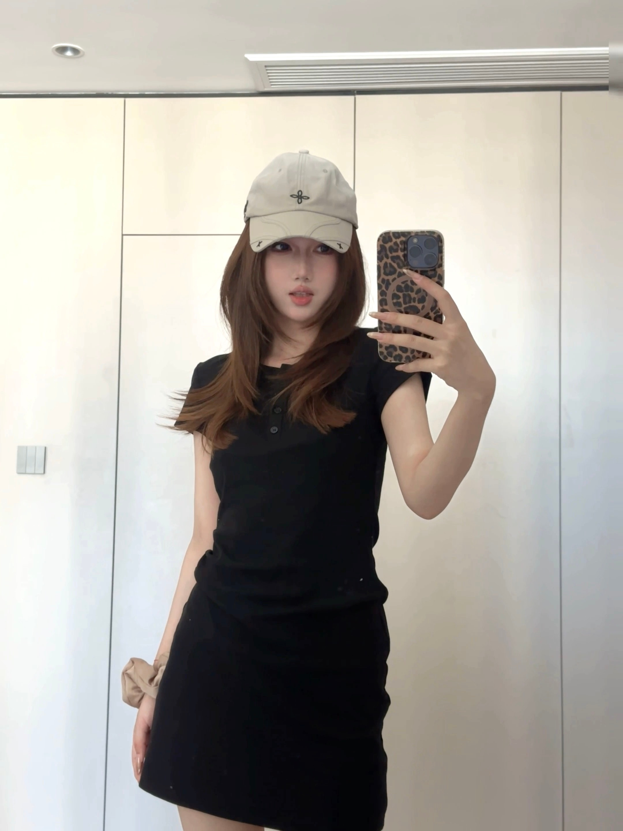 新发型只有戴帽子才好看​​​