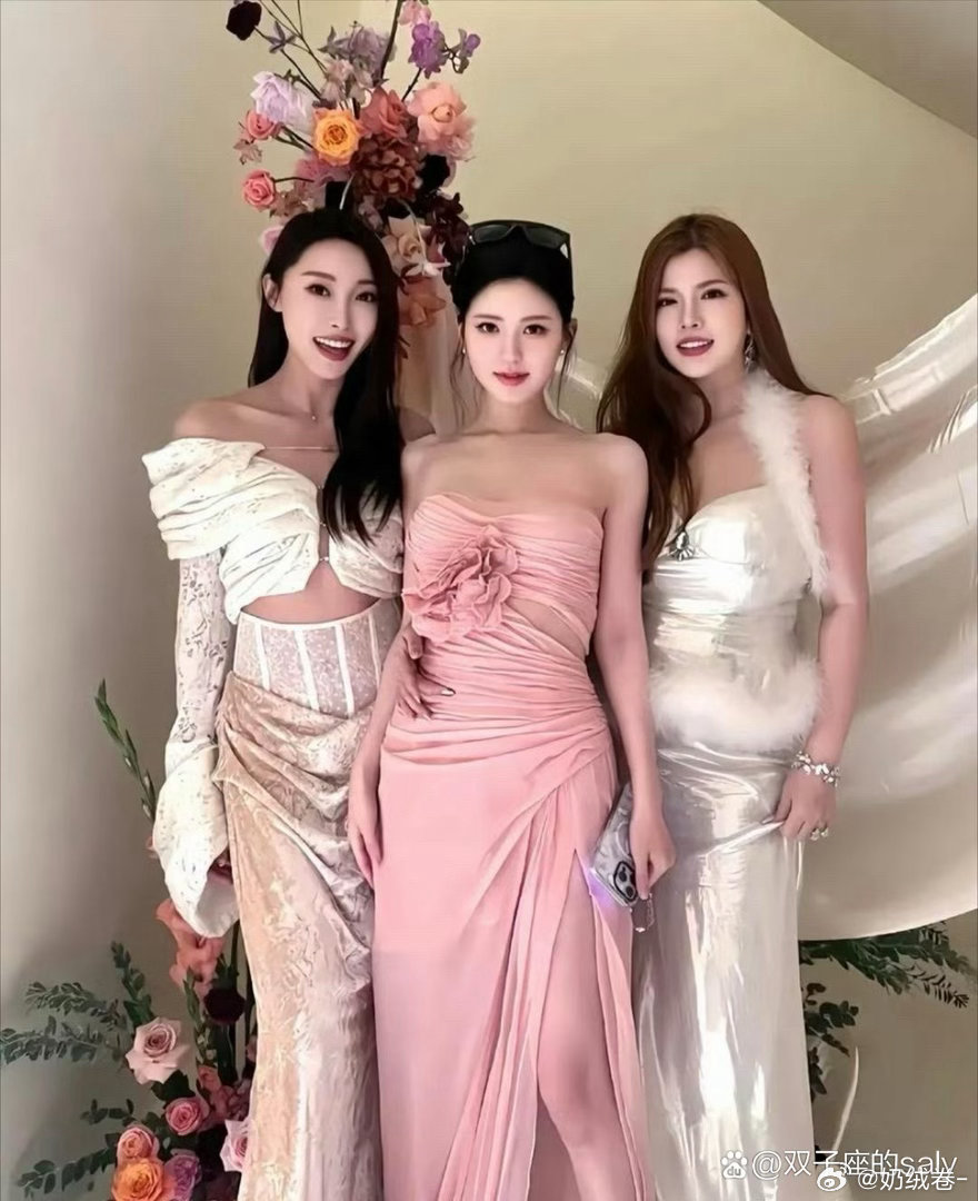 天哪😰这是赵露思吗？怎么又长的不一样了​​​