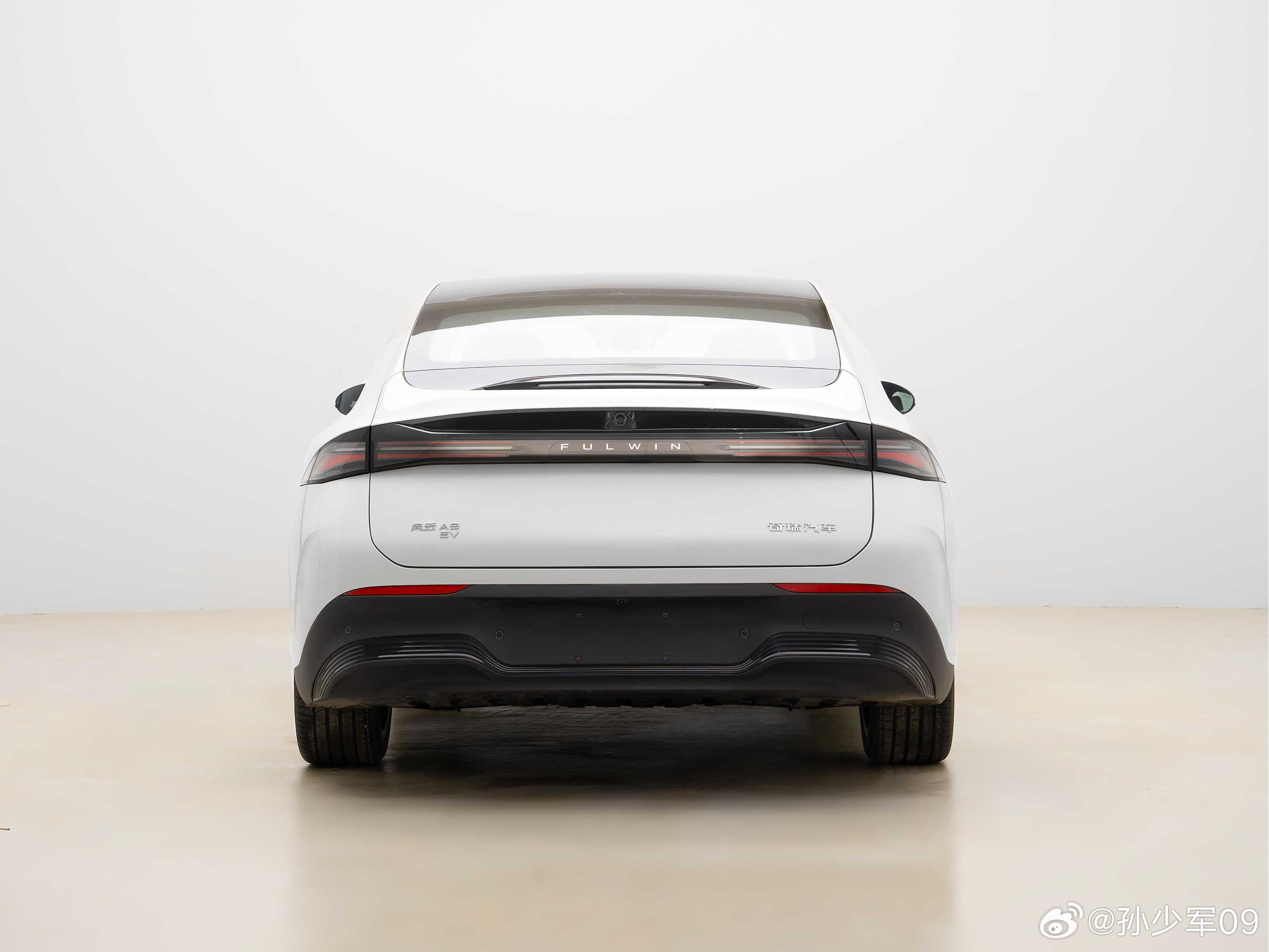 奇瑞风云A9EV，这个外观好独特外形尺寸(mm)：长：4836宽：1896