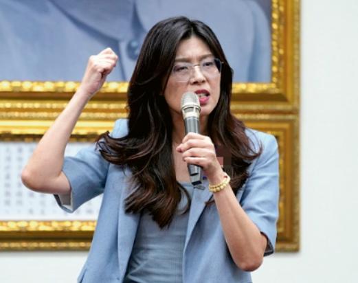 国民党赢了！1月30日，在中国台湾民众党的配合下，中国台湾立法会通过了