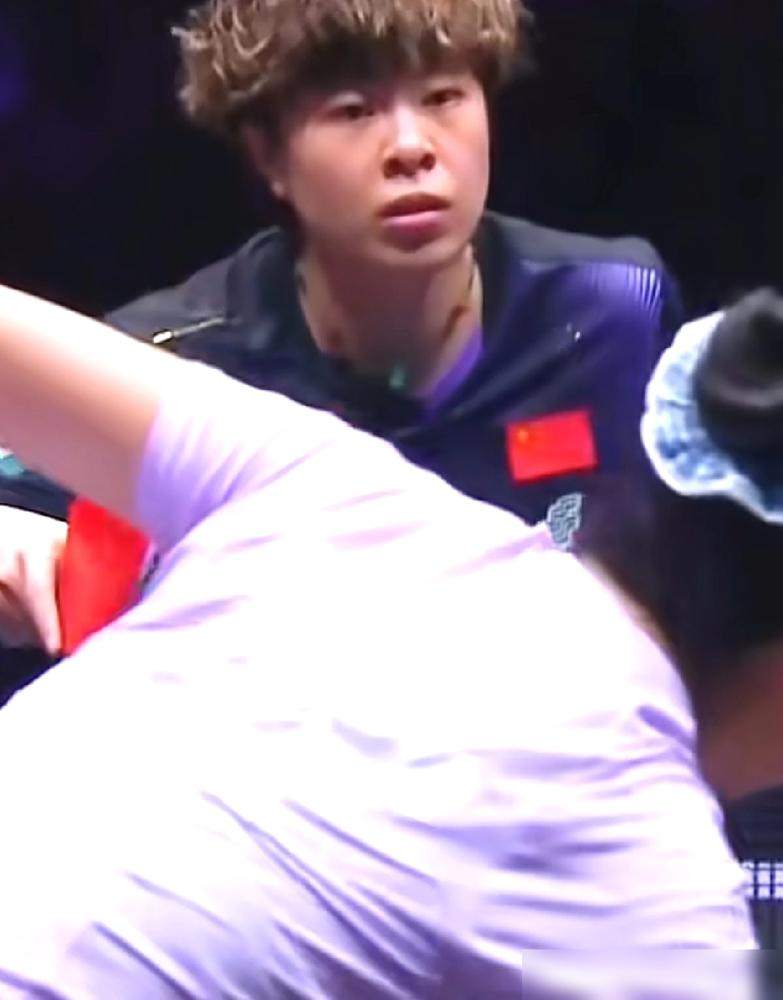 3-0打到3-3，王艺迪脸都快白了！肖战在场边从脸绿到笑开花，就用了十分钟。