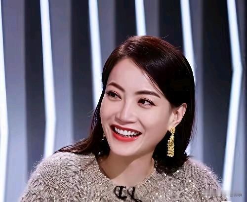 谢霆锋30号31号两天的北京鸟巢演唱会，其实离不开他的幕后助力者:霍汶希。谢