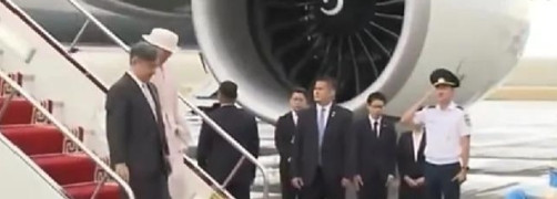 “关闭领空！让日本天皇待在蒙古国！”2025年7月6日，德仁天皇的专机