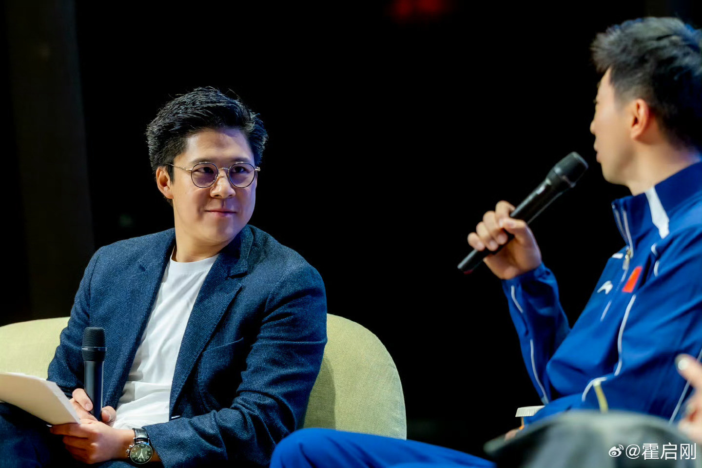 霍启刚说马龙是乒坛传奇霍启刚发文：今天也特别开心邀请到我们的好朋友、奥运六金王