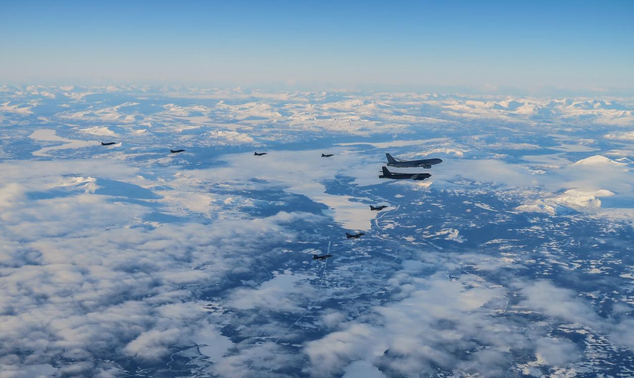 本周，挪威空军参加北约QRA任务的F-35A隐身战机与轰炸机<em>特遣部队</em>(BTF)一