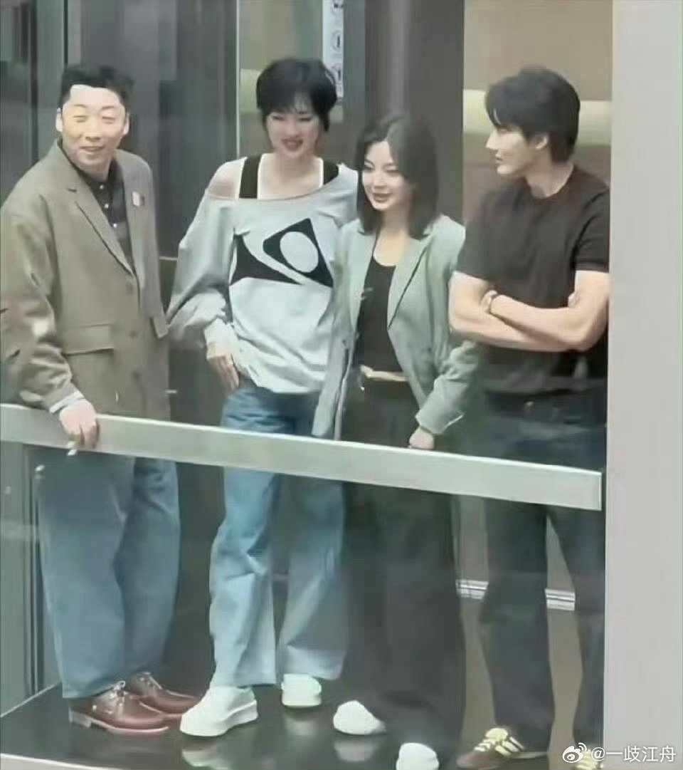 华为千金居然那么高，姚安娜感觉有一米八了！如果没有走演员这条路选择去当模特是不是早火了？​