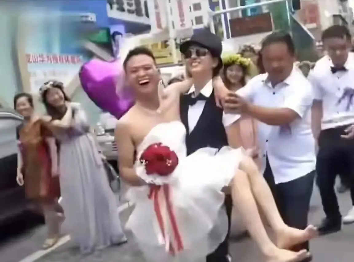 这哪是上门女婿啊，这就是男人嫁到女方去吗？