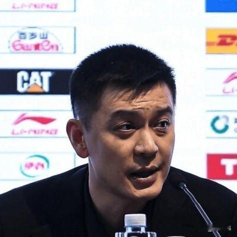 难！杨鸣谈辽篮又输了：“主要是输在下半场了。”“对于青岛队两个外援的限制