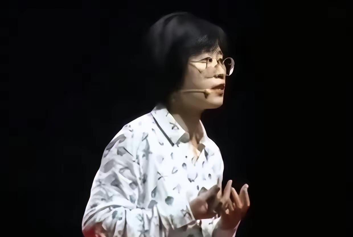 把嫁非洲男说成女性觉醒？清华剑桥女学霸被扒1.5万欧元境外资助，全网彻底怒了！邱