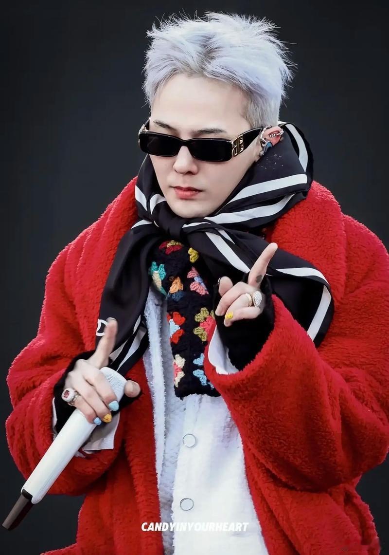 吃瓜权志龙回应中粉说的“我爱你”，说这里是韩国，随后又用韩语说了“我爱你”，这引