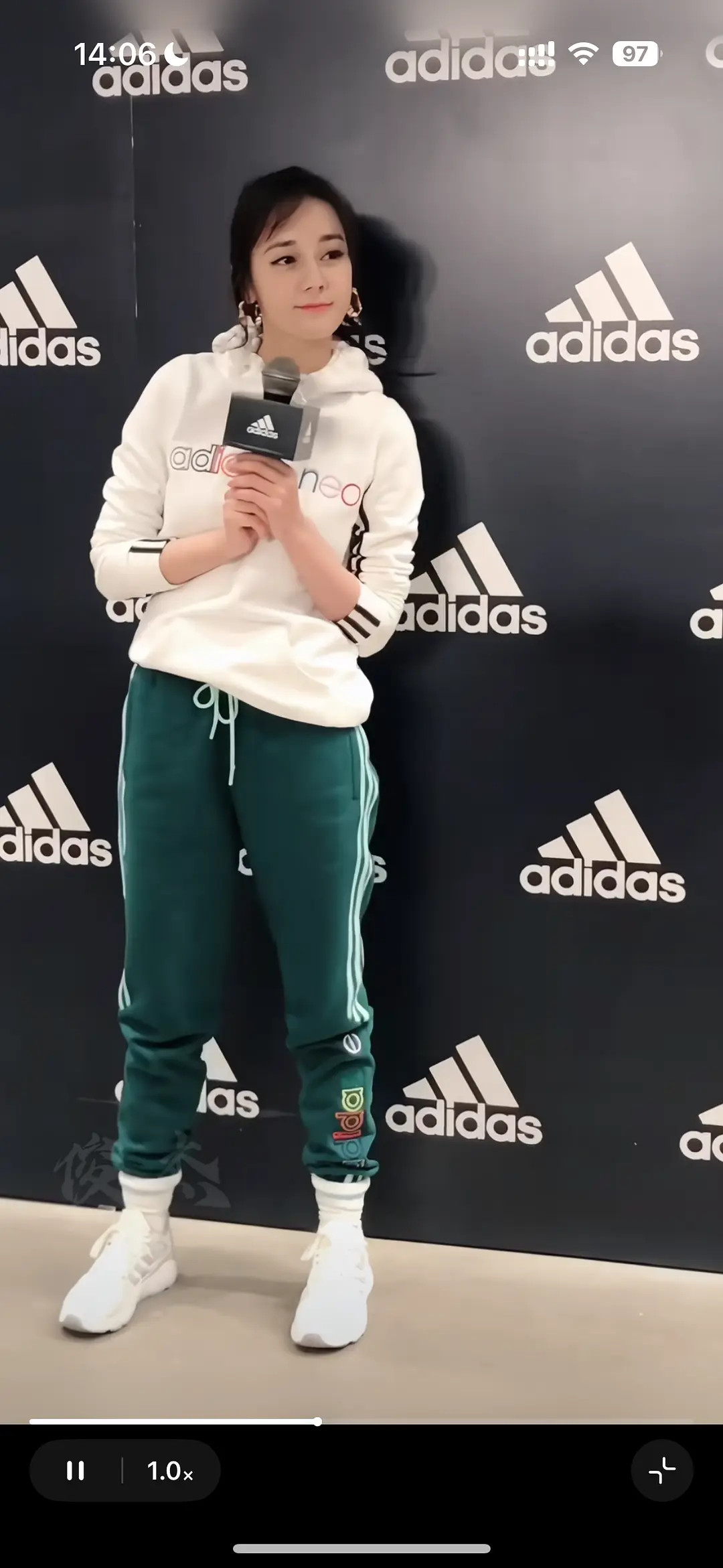 到底谁吹嘘迪丽热巴身材好，她的头真的很大啊