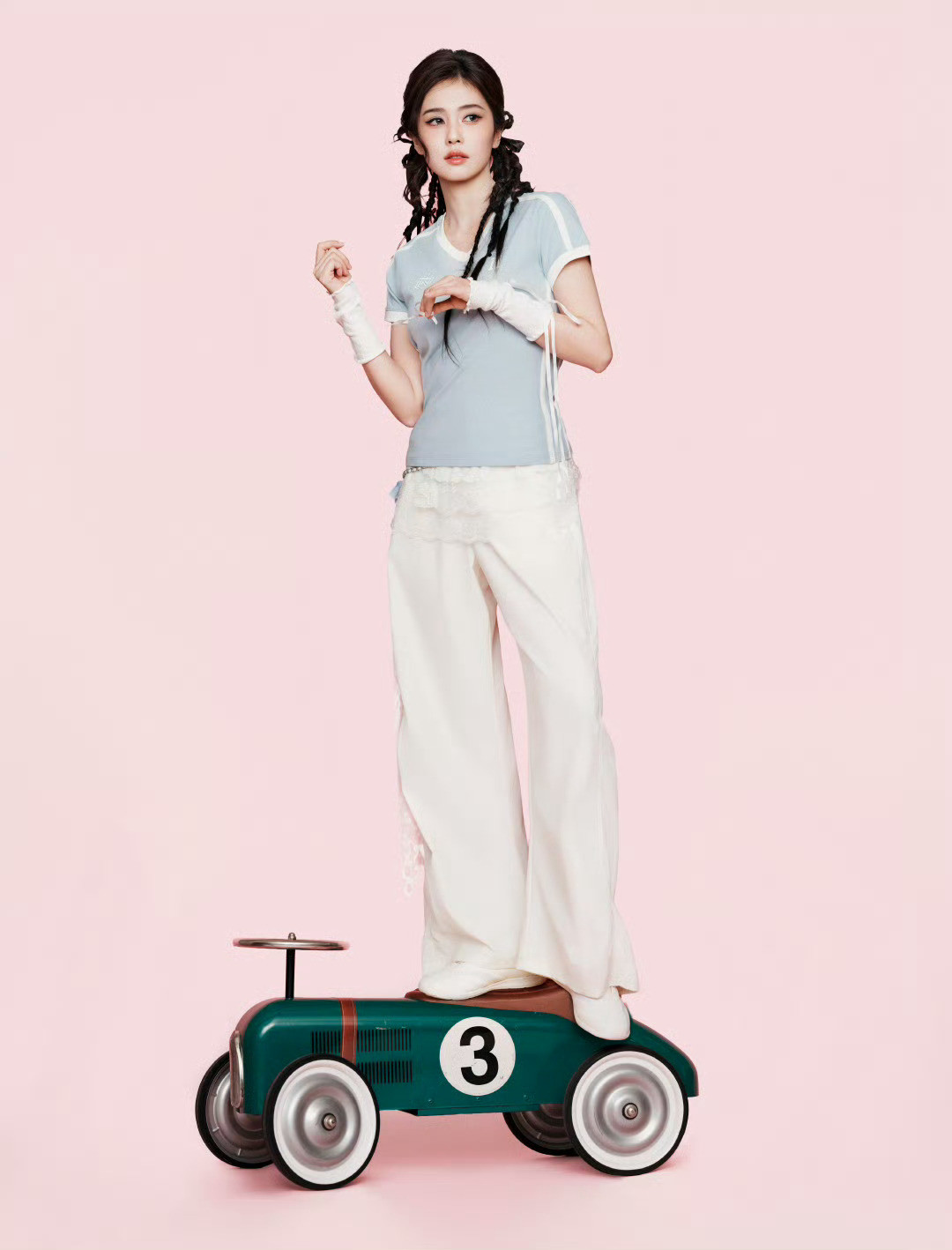 白鹿找到直播视频看了，所谓“白鹿三天瘦了三斤”并未传递任何身材焦虑，白