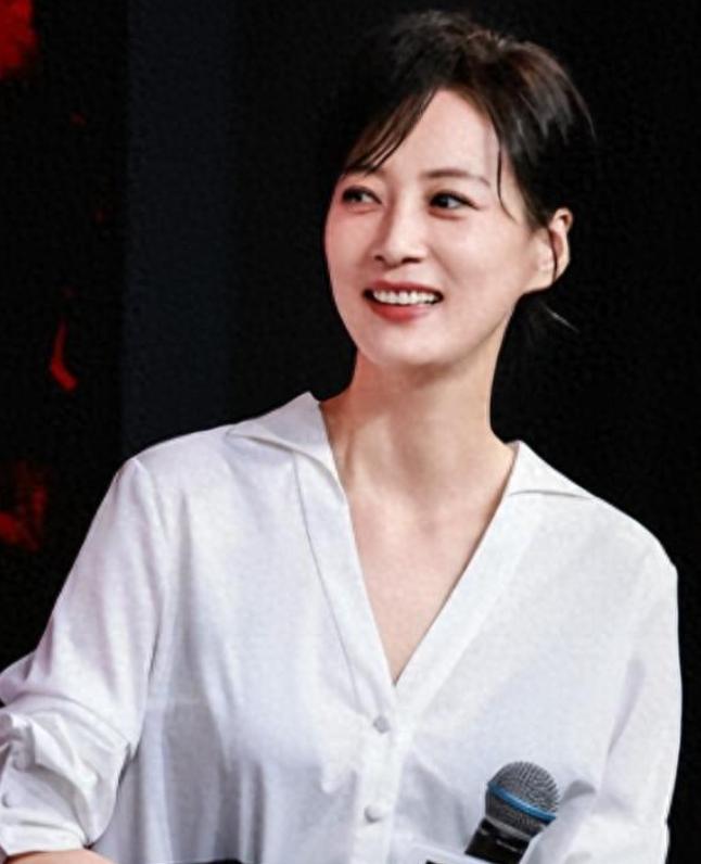 同居5年两次流产，男友转身娶了她最信任的闺蜜！2015年，徐翠翠改名"徐梵溪"重