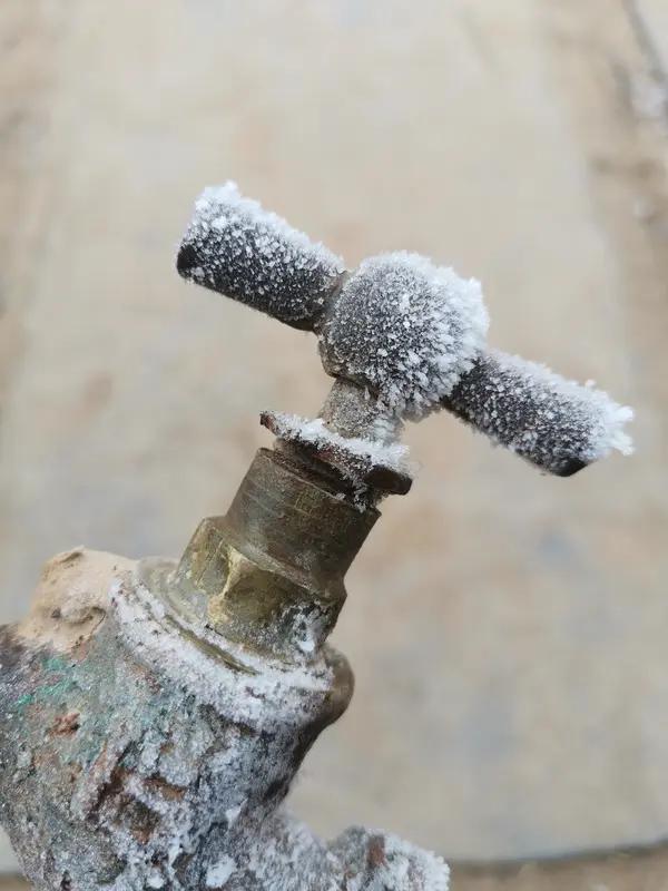天冷锻炼更容易减肥！宝子们别再躲被窝啦！天一冷，运动减肥的效率直接翻倍——