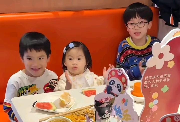 国乒队内有个不成文的规矩。队友的孩子，可以随便