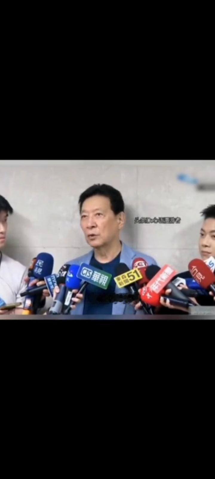 赵少康建议郑丽文撤换副主席季麒连，原因他反对军购。理由非常牵强，黄复兴党部不