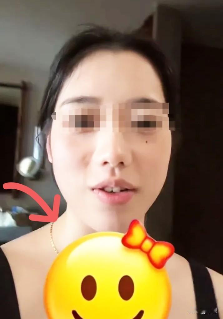 第一次见这么宠粉的女主播！主播发视频说，她每次去海边，粉丝们就想看泳装照。