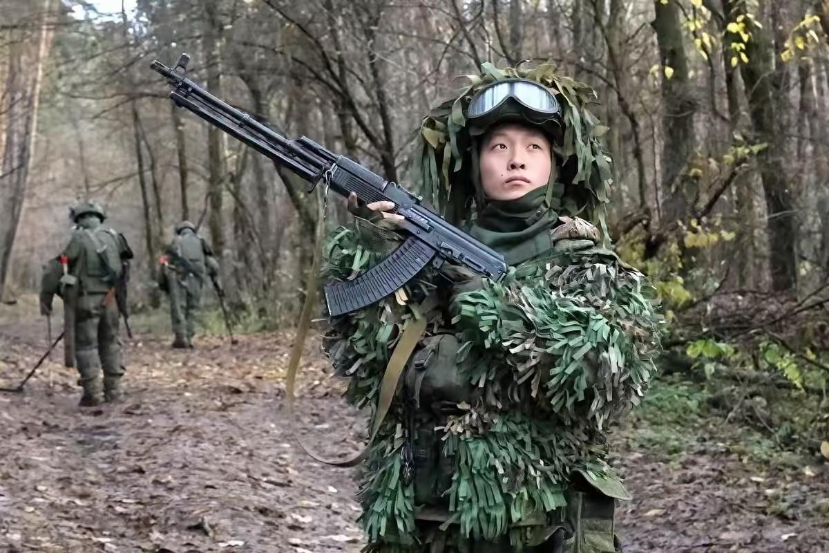 朝鲜突然发财了。一个被国际制裁了十几年的国家，突然拿到了一大笔钱。多大一笔呢？1