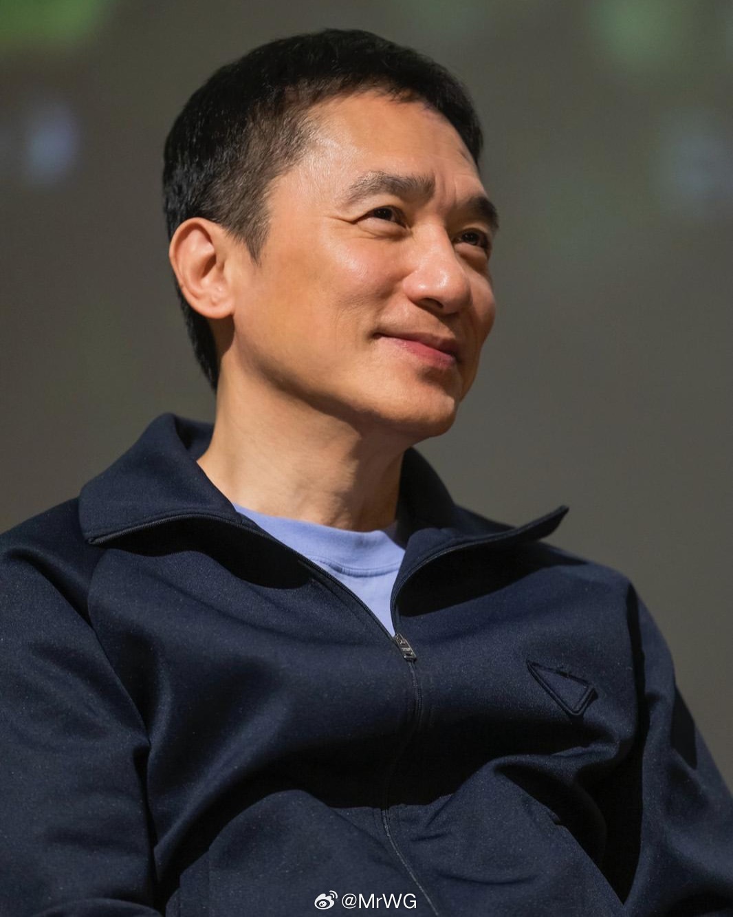 梁朝伟影讯“【寂静的朋友】是我在筹备与拍摄过程中，学到许多知识、收获诸多感悟的