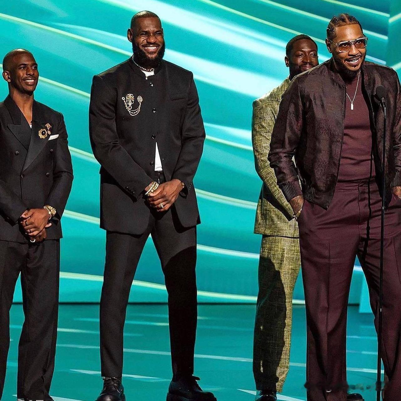 随着保罗即将告别NBA，来看看香蕉船4兄弟生涯关键数据！1、克里斯保罗:单