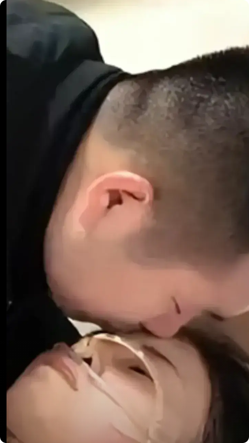 痛心，妻子奄奄一息，急忙叫丈夫过来断断续续的说：我快要走了，我有件事跟你说：等我