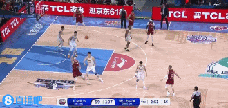 孙铭徽关键时刻的防守和助攻！[鼓掌][鼓掌][鼓掌][赞][赞][赞]孙铭徽只