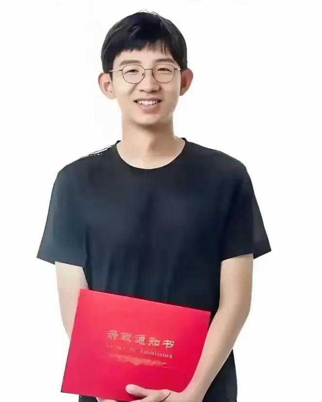 “北大学霸”刘嘉森一语惊人！他说：“我的同学里，父母有钱有势的大有人在，父母是博