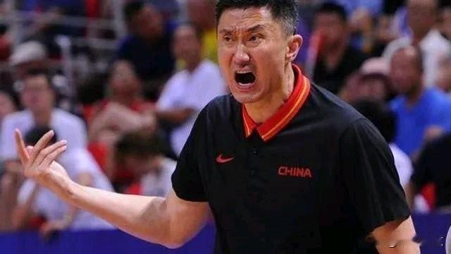 中国男篮或许还得需要他来镇场子！许利民不骂人，不是照样下课！杜峰可以骂广东全队