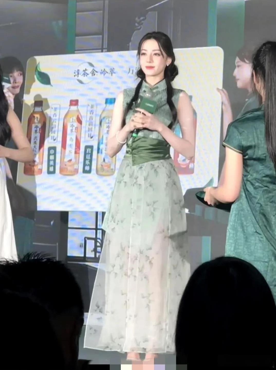 迪丽热巴东方美人Look出圈，适配古风BGM迪丽热巴“东方美人look”火了！