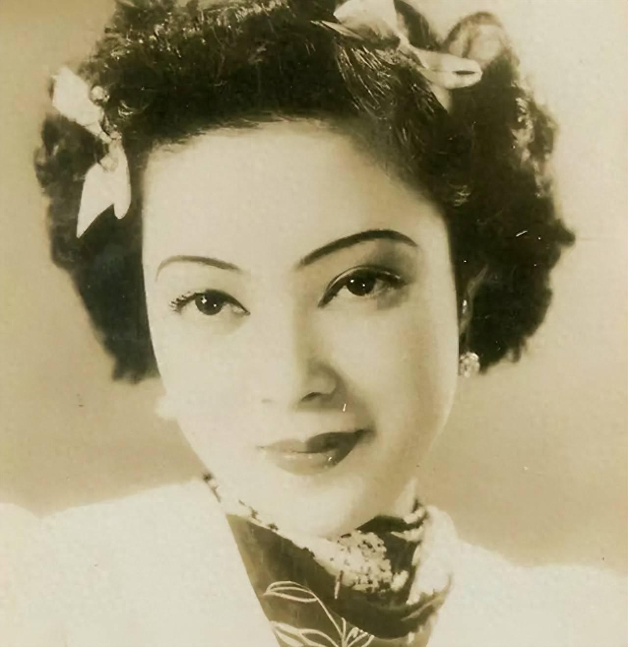中国第一位情色女作家：睡了无数男人后出版曝光，28岁跳海自杀。 1928年