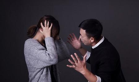 江苏南京，男子和妻子2次离婚又复婚，积怨已深，男子还因此患上抑郁，妻子却让他想死