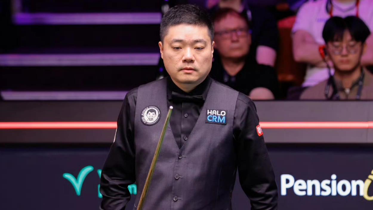 斯诺克世锦赛一夜战报！丁俊晖4-4赵心童，首阶段打成平手！首个八强诞生，墨菲