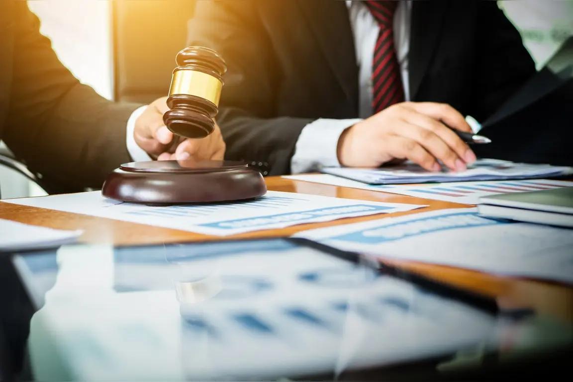 听到一个律师解读“狗伤人命案”是否属于正当防卫？律师说：有两个依据一是，闹事