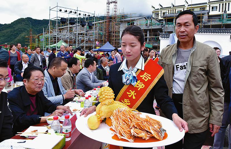 厨艺高手齐聚石泉后柳古镇,比刀功,赛厨艺,传承美食文化,尽显石泉特色