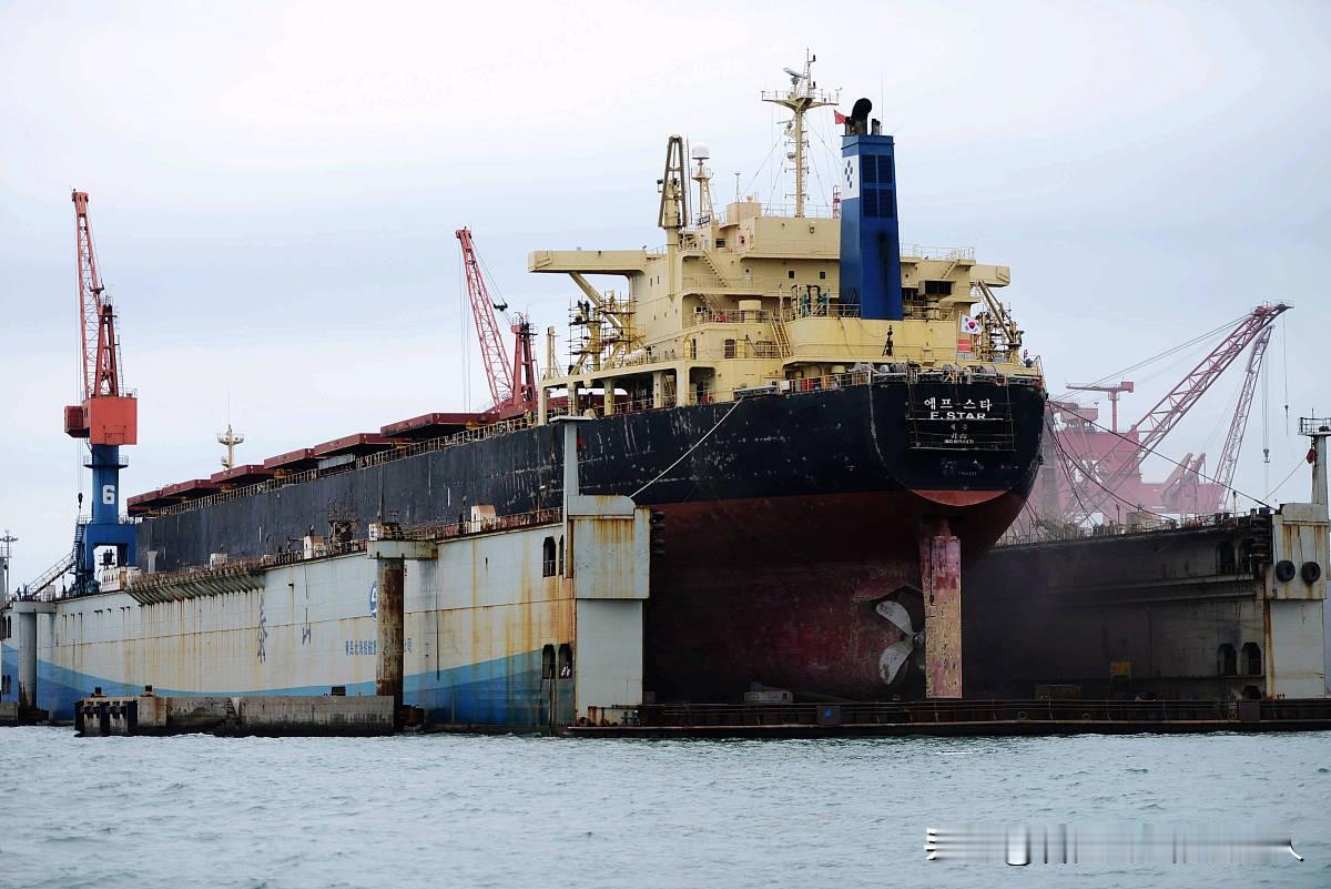 想要拦截军火？根本不需要去公海拼刺刀！中国海警的执法船已经把“管辖权”推进到了金