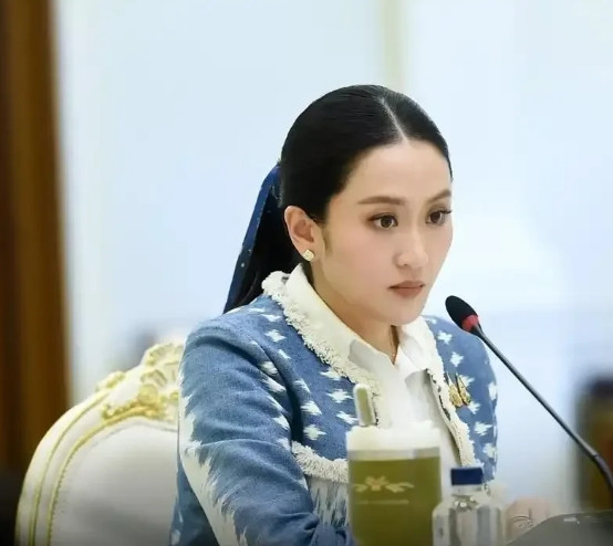 最新快讯泰国传来重要消息！8月4日，被暂停职务的泰国总理佩通坦正式向宪法法