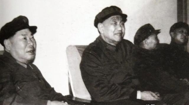 70年代，军区司令尤太忠少将得知：“老战友史景班少将的3个女儿被分配到内蒙古，正