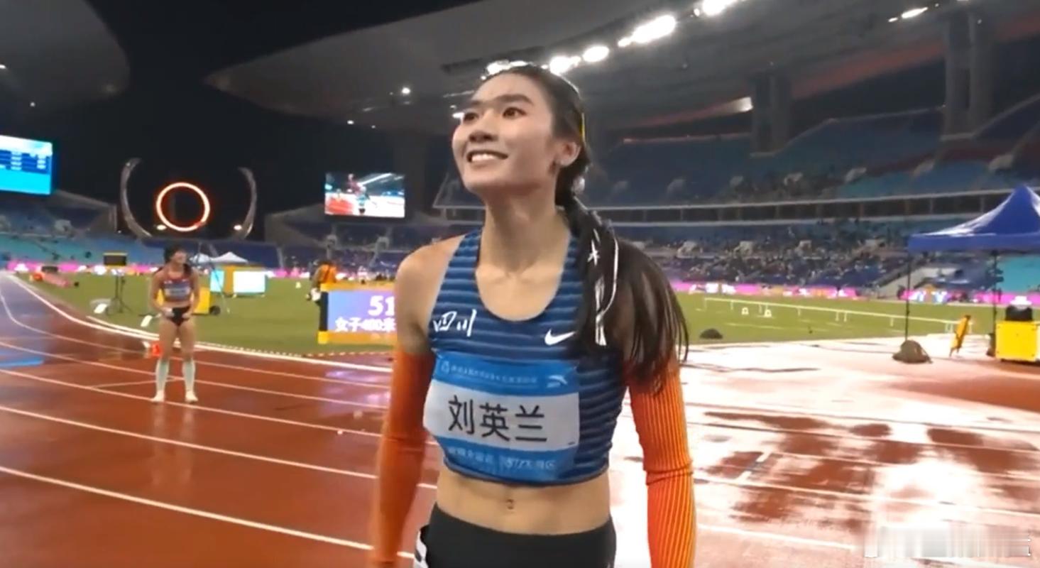 四川20岁超女绝杀莫家蝶勇夺全运女400米冠军刷新个人最佳战绩超一秒她是陈妤