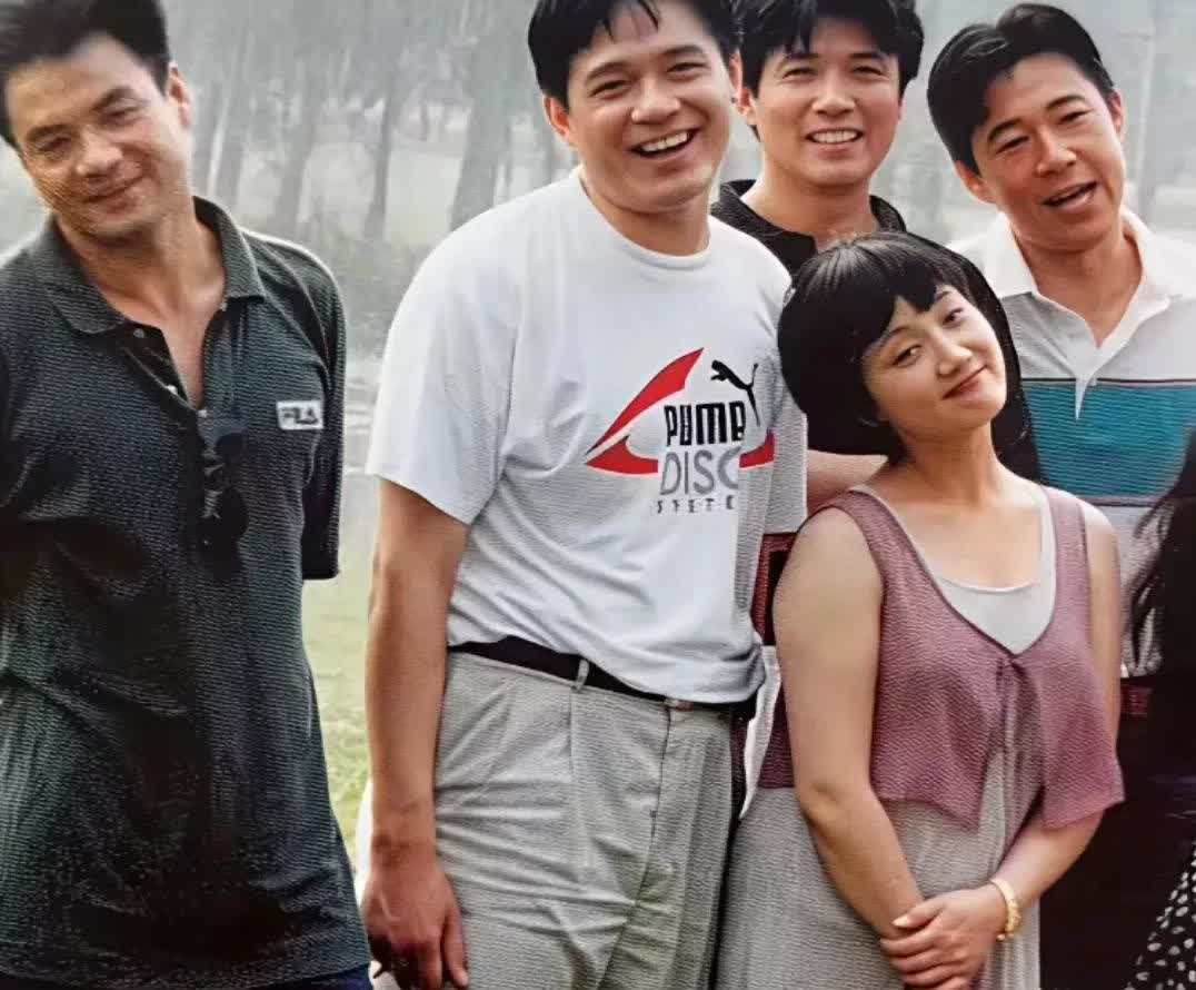 那么多美女，张国立怎么就看中了邓婕​，你们说