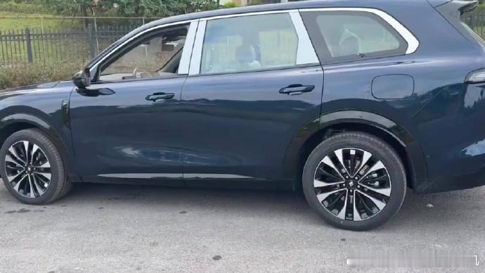 华为和上汽合作的全新品牌--华境，首款车型华境S长这样，搭载华为乾崑智驾、鸿蒙座