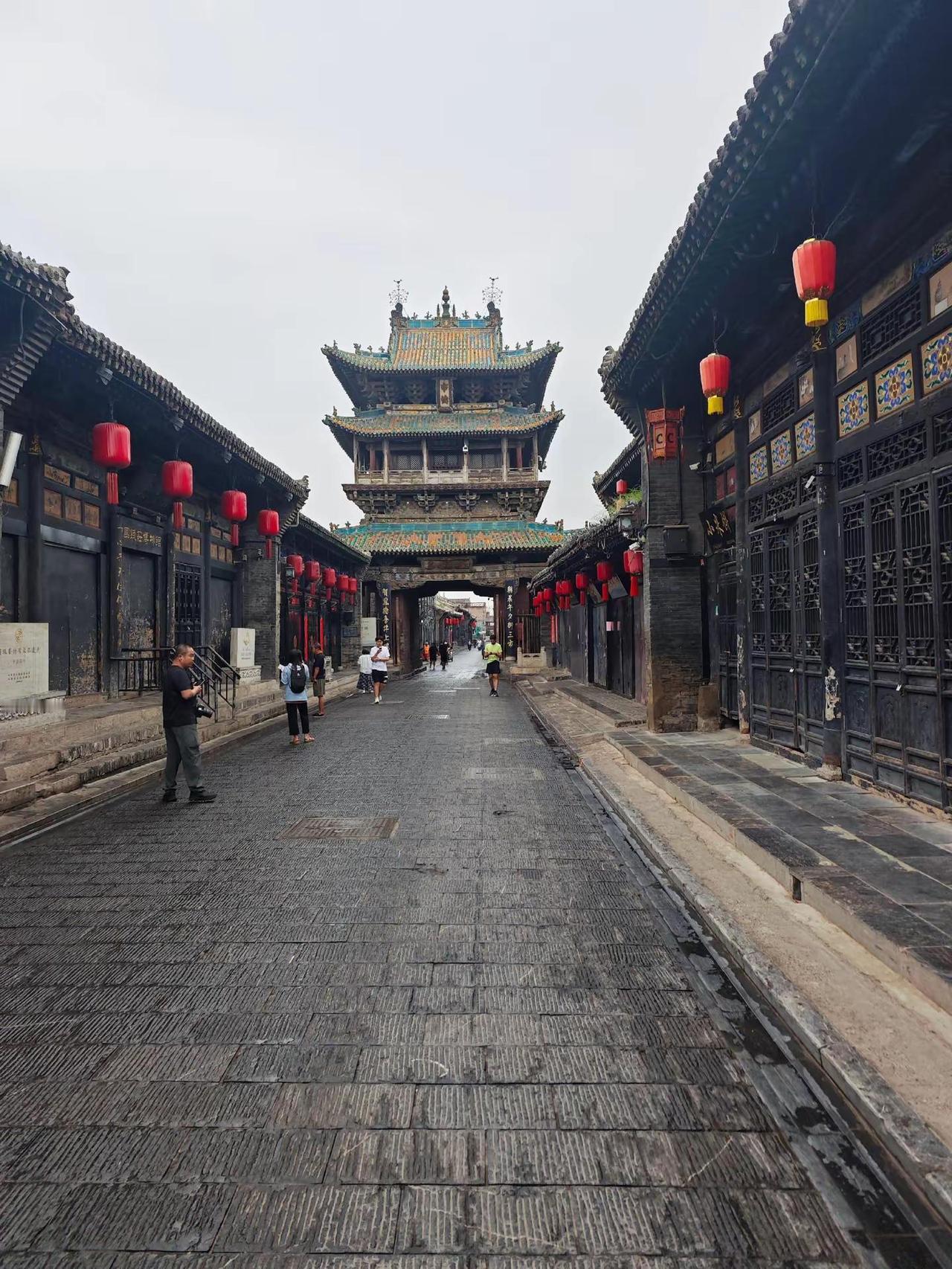 跟我走吧，向快乐出发。古城的一砖一瓦，都沉淀着岁月的沧桑印记。源远流长、博大精