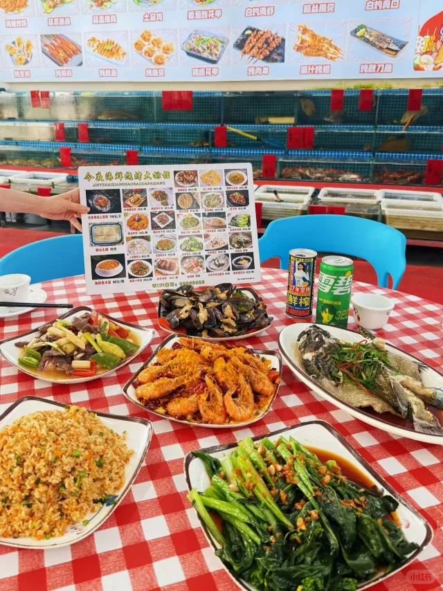 谁懂啊！在巽寮湾这家海鲜店 吃到扶墙出