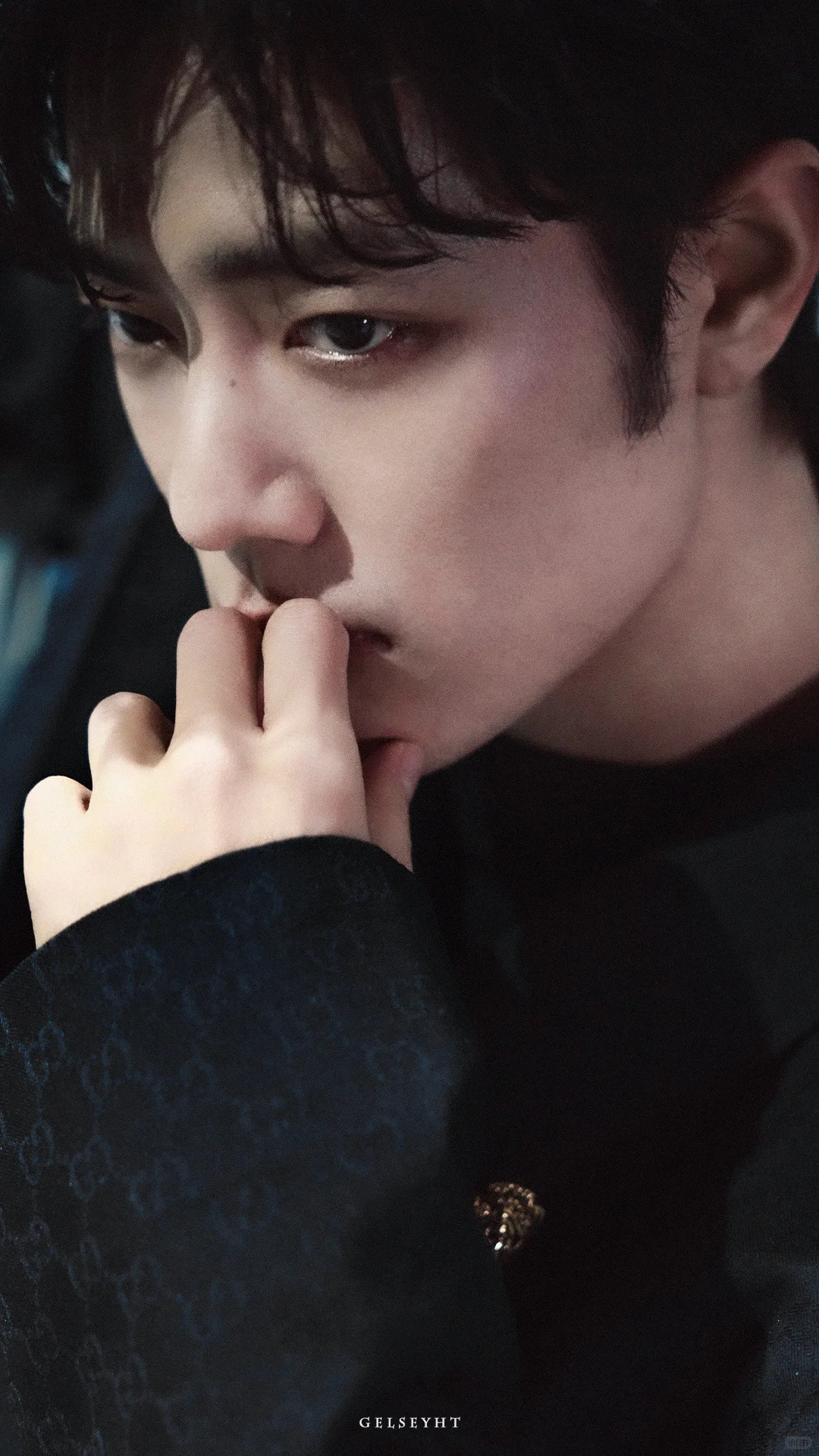 第一个发现肖战的鼻梁痣很性感的，简直就是天才💅🏻💅🏻