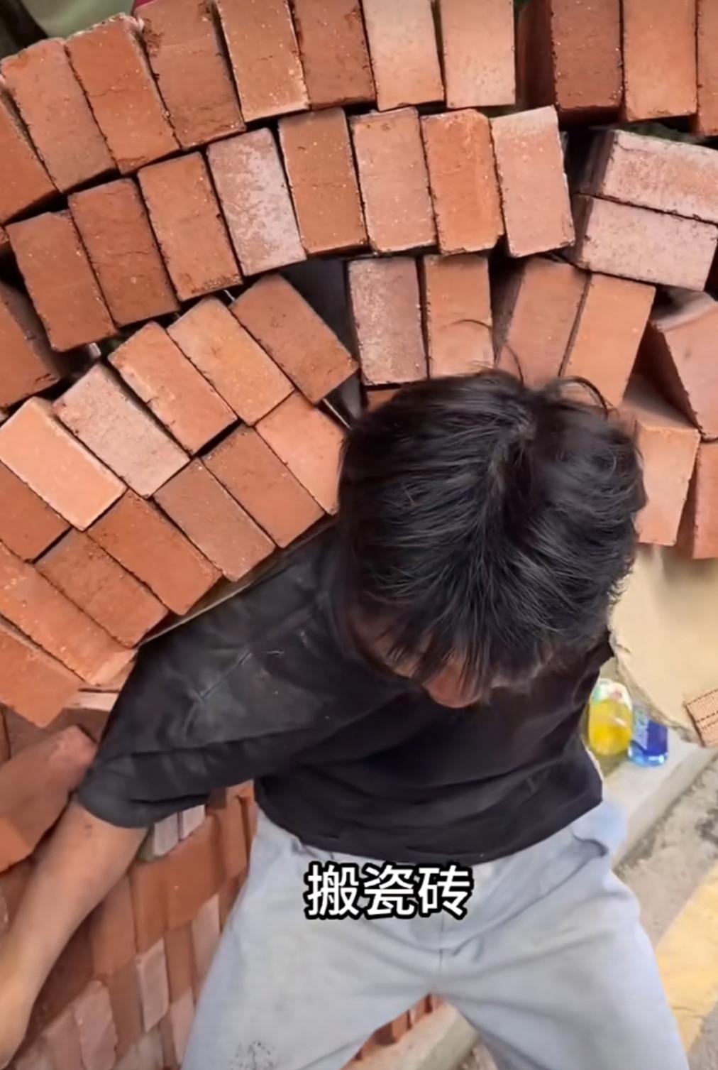 扛楼小伙一年赚了35万元，花了20万买辆车，回家陪爷爷过年。这则新闻的评论区