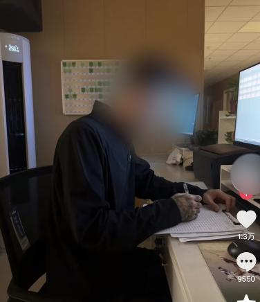 医院自己都看不下去了！山东青岛，一位女护士在网上晒“狗粮”，让纹身男友来陪自己值